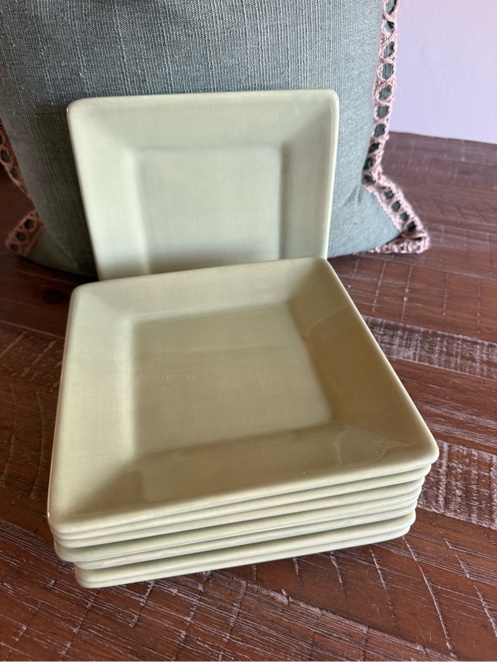 "Tabletops Gallery Misto Green Square Salad Plates set of 9